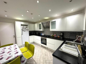 Comfortable Rooms Near City of London